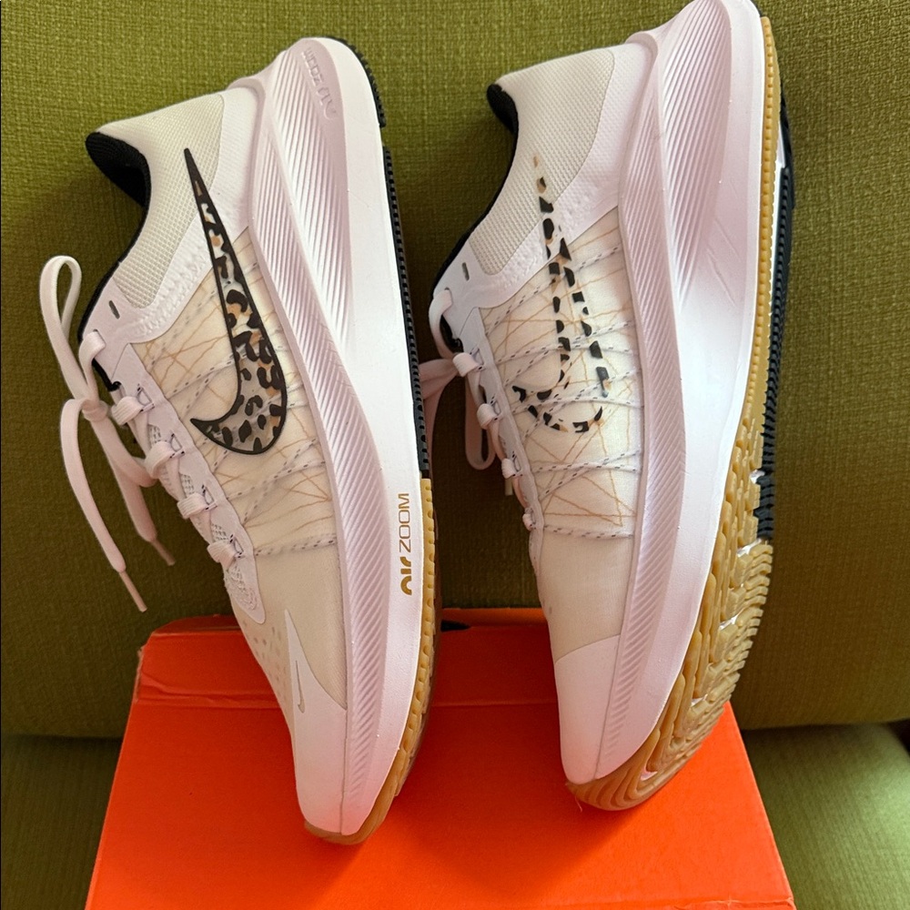 Nike White and Black Zoom Sneakers with Leopard Swoosh - Picture 4 of 8